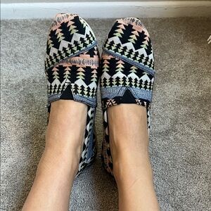 Toms Black and Pink Patterned Flats